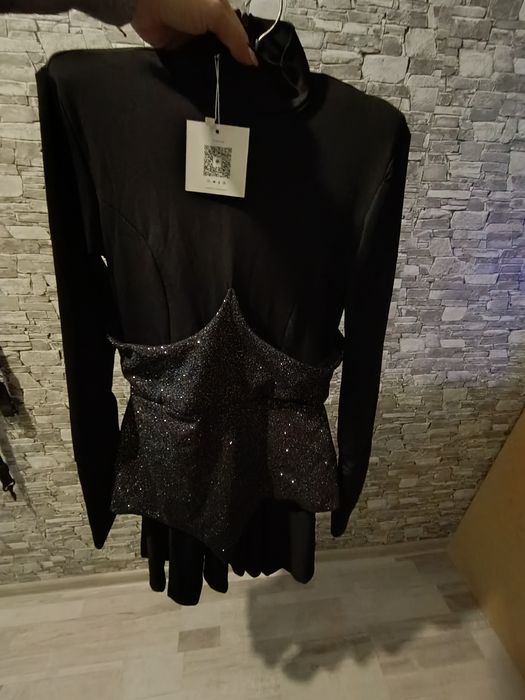 Дамска къса рокля с бляскъв корсет