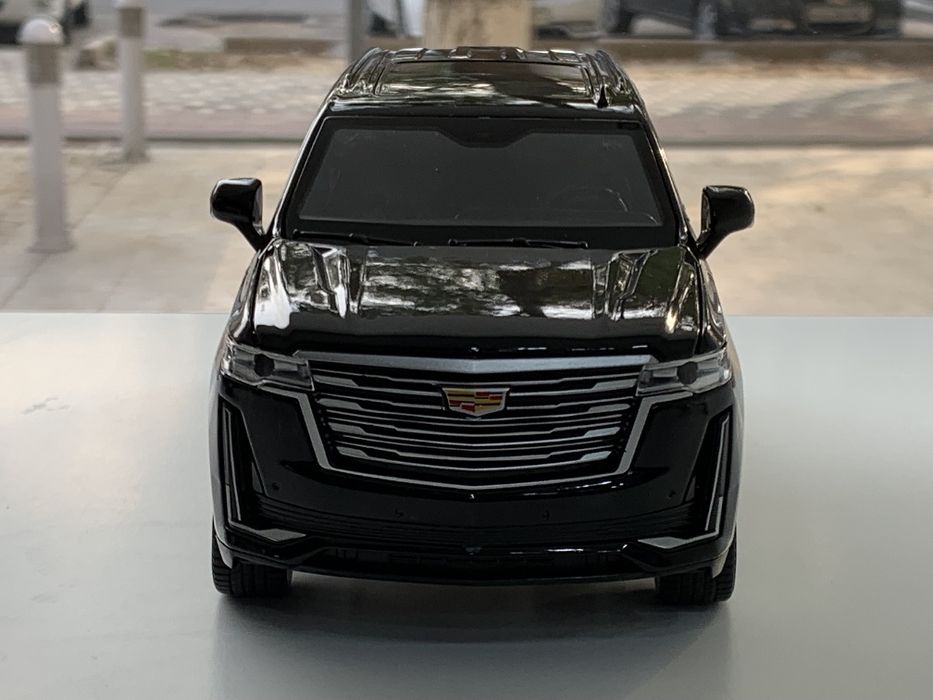 Modelka Cadillac Escalade 1:24