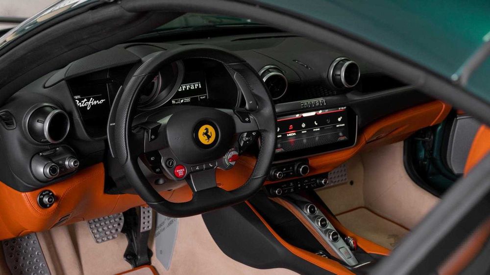 Ferrari Portofino „Tailor Made” Unicat-Interior și Exterior (Leasing)
