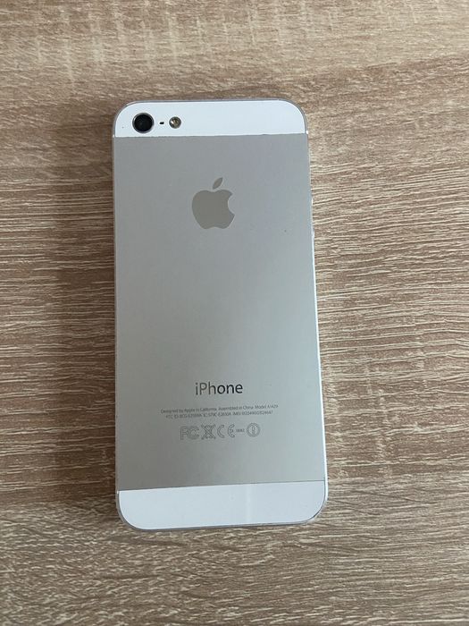 İphone 5 перфектно работещ.