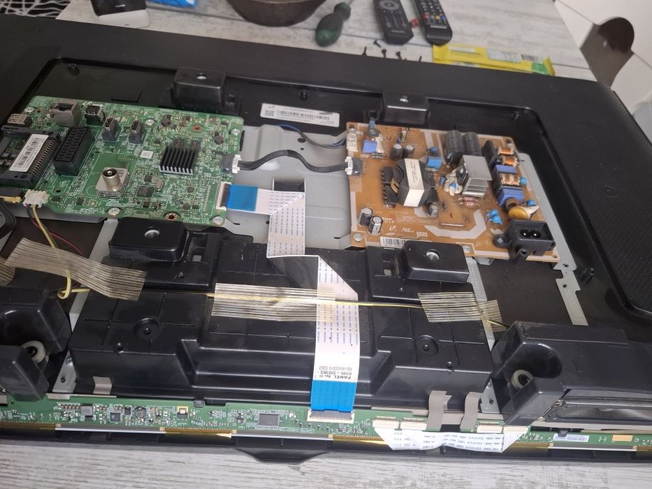 Televizor samsung ecran spart model UE40H5203AW