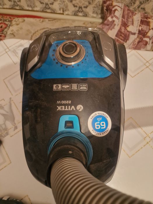Пылесос  VITEK .