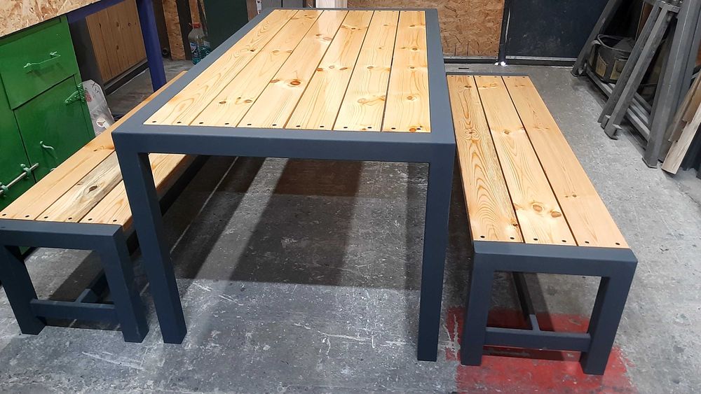 Masa exterior( foisor, terasă ,interior industrial)