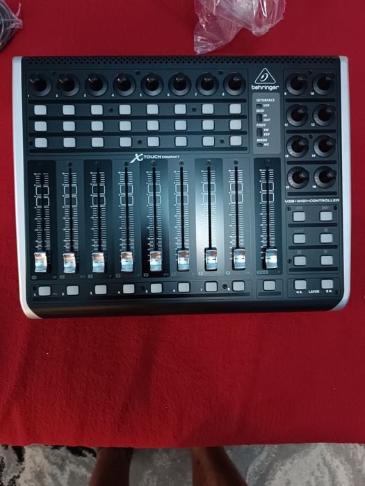 Daw Controller Behringer X Touch Compact