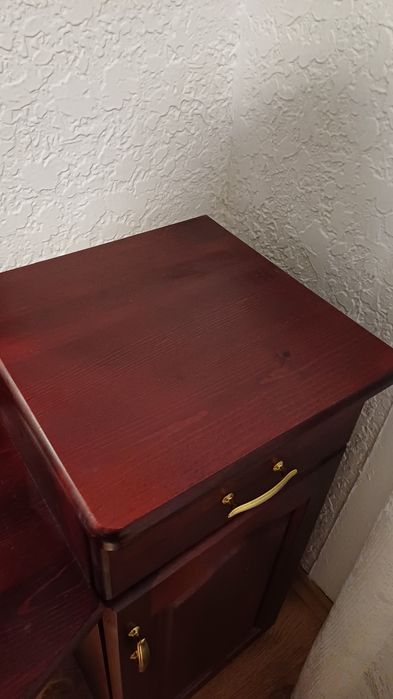 Дървена тоалетка за спалня с огледало