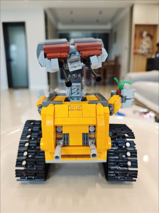 Робот-конструктор Wall-E