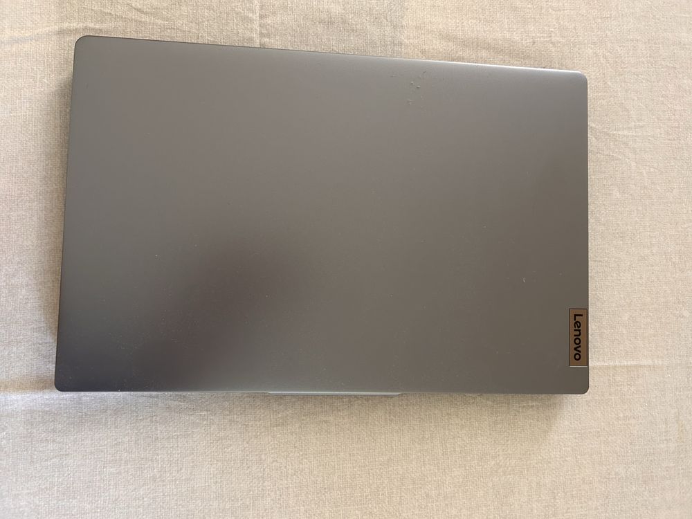 Чисто нов лаптоп Лаптоп LENOVO IdeaPad Slim 3 15IAH8 83ER007RBM 15.6 "