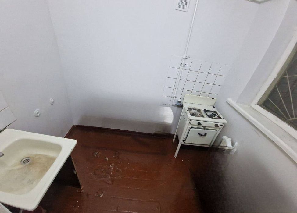 Юнусабад 2 квартал 1 комнатная Галерейка