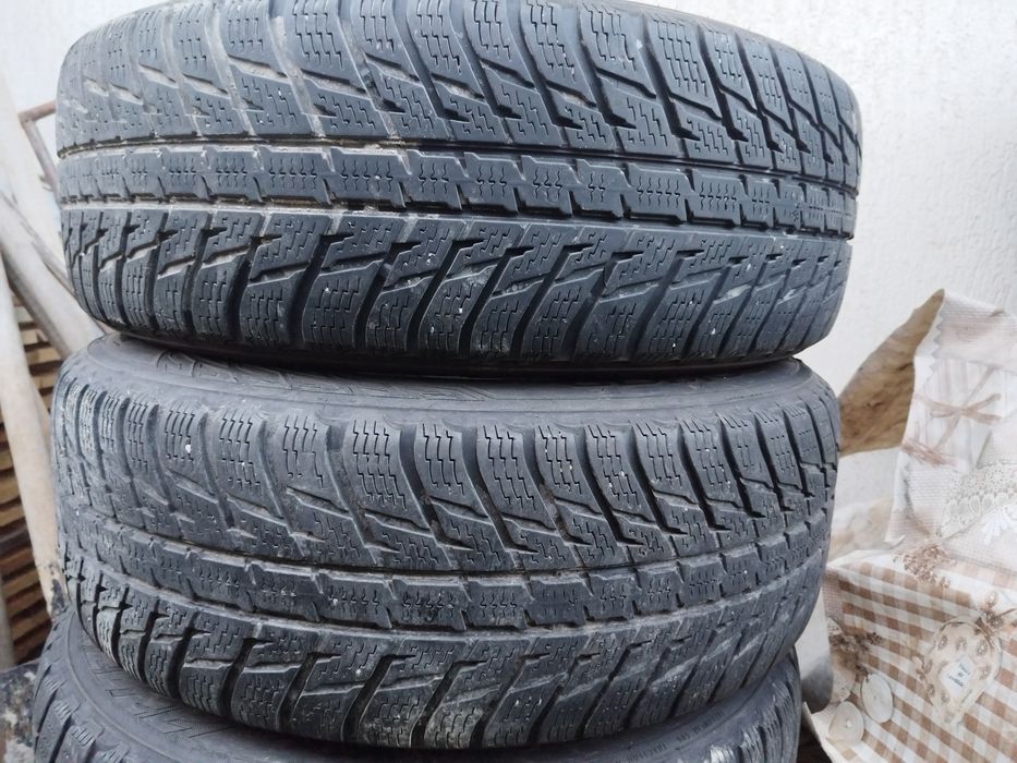 Cauciucuri Iarna 215 65 R16 si jante tabla 5x105 R16