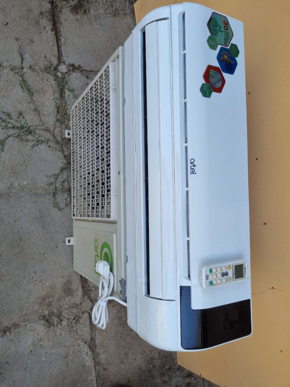 Срочно продаю кондиционер artel 12 модель в идеальном состоянии
