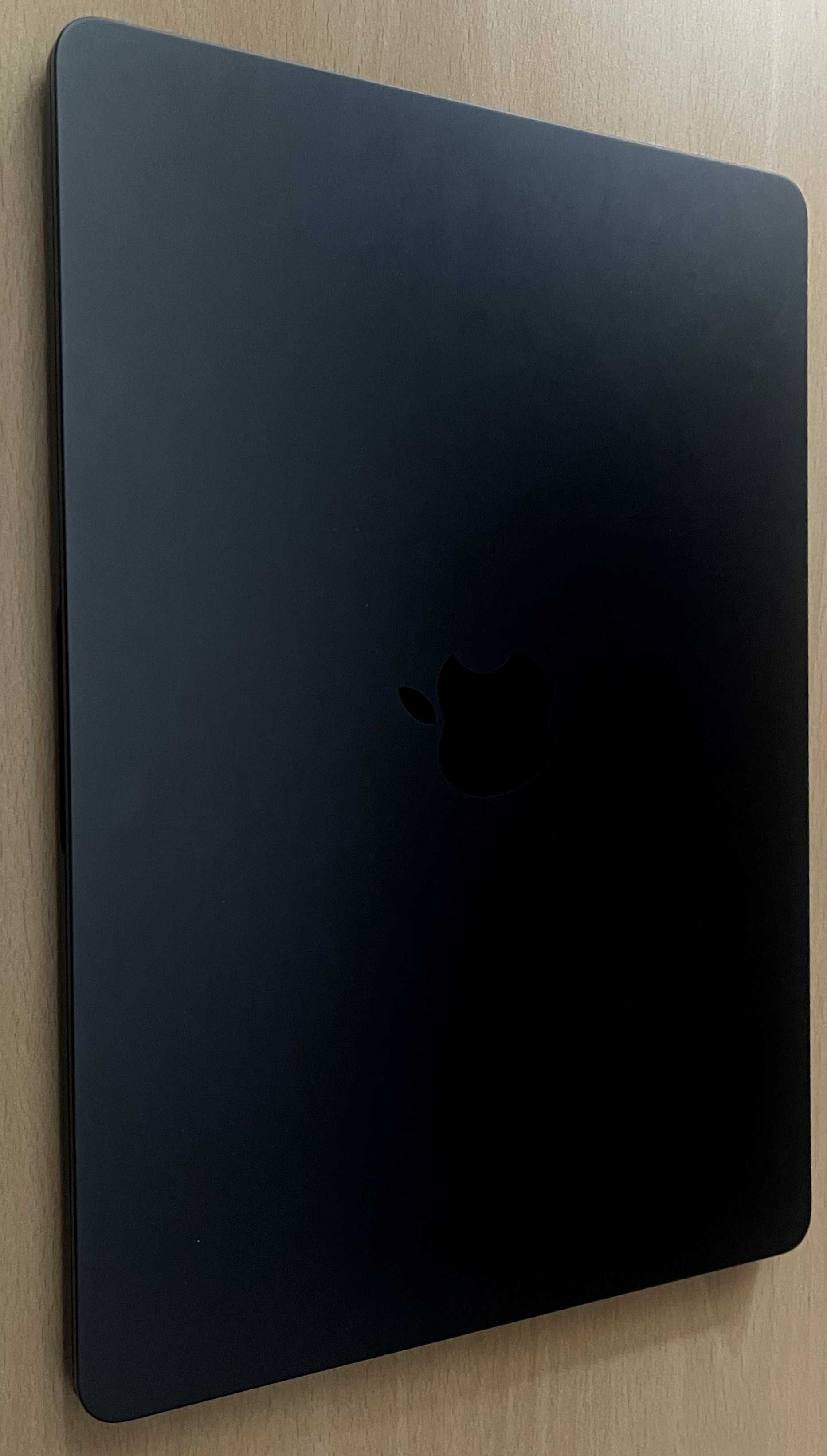 Apple MacBook Air 13" M3 8GB 256GB Midnight Гаранция