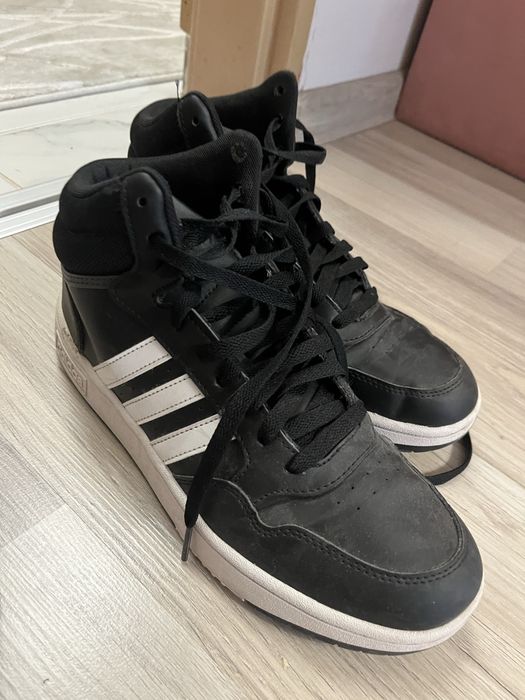 Обувки Guess, Adidas