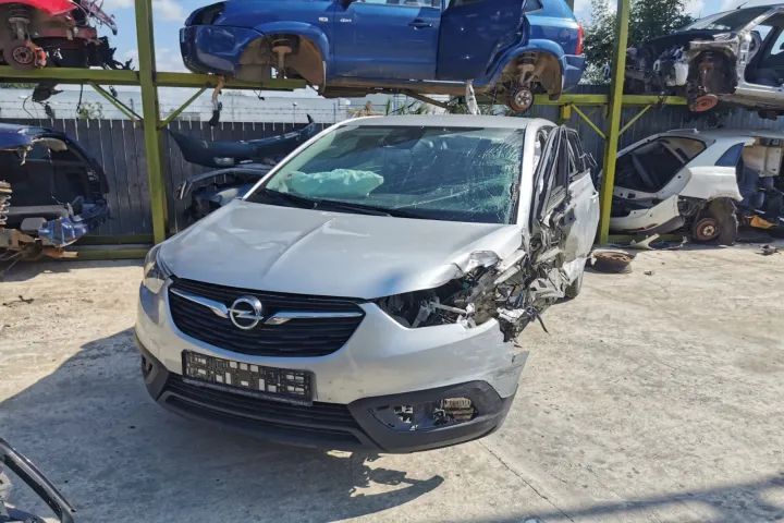 filtru de particule sonda lambda kit pornire ambreaj volanta  navigatie plafoniera torpedou  Opel Crossland X an 2018, motor 1.2 benzina cod motor HN01 (B12XHL)   Dezmembrez