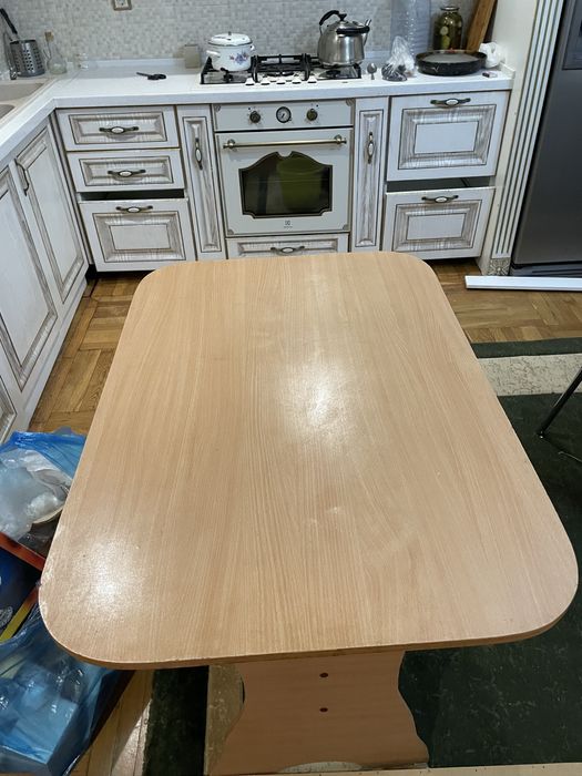 Стол для кухни небольшой