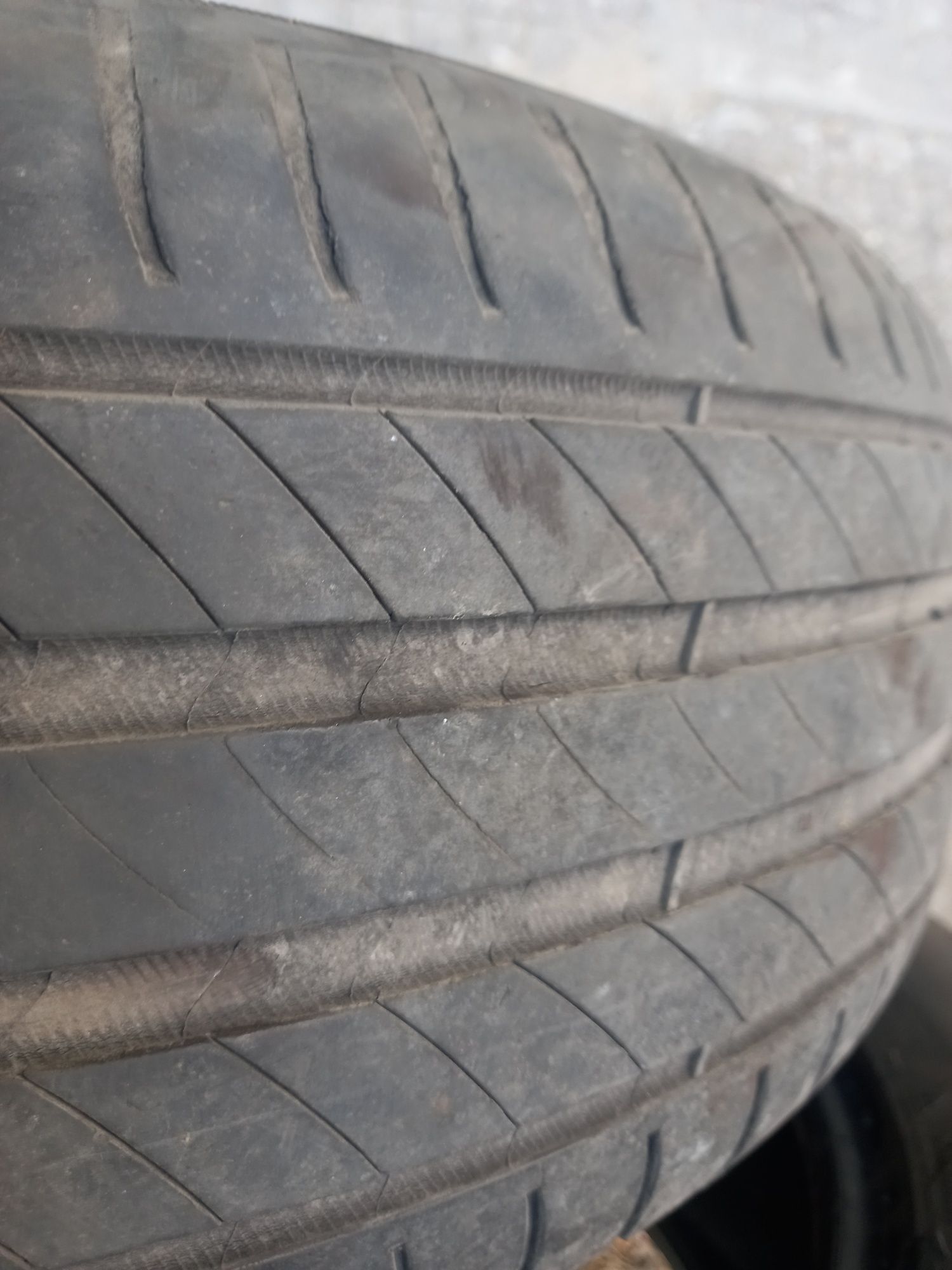 2 броя гуми michelin 0922