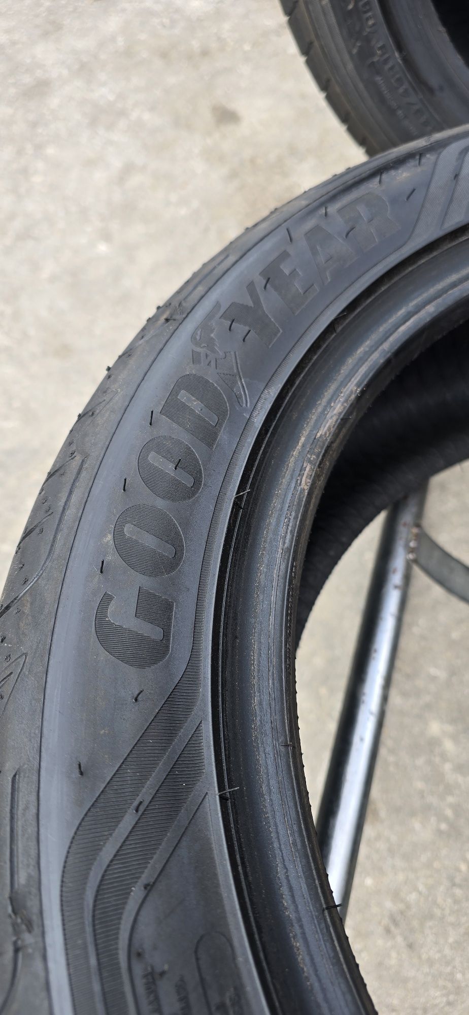 Летни гуми 245 45 18 2бр Goodyear 245 40 19 2бр Bridgestone