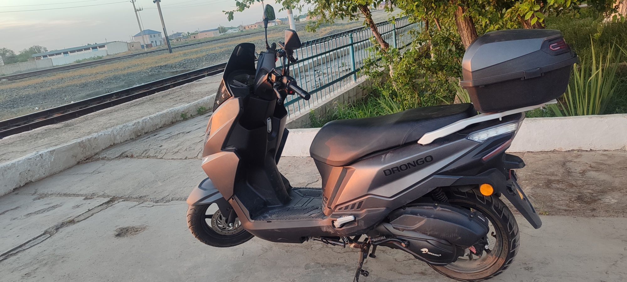 Скутер Maxi Pro 2025