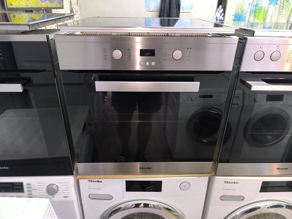 Фурна с индукционен плот Miele H2463B