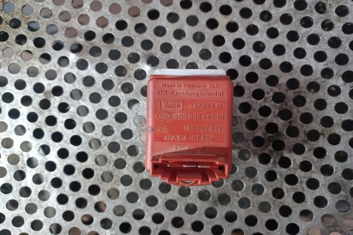 Rezistenta trepte aeroterma 1J0907521 Volkswagen VW Golf 4  [din 1997 pana  2006] seria Hatchback 3