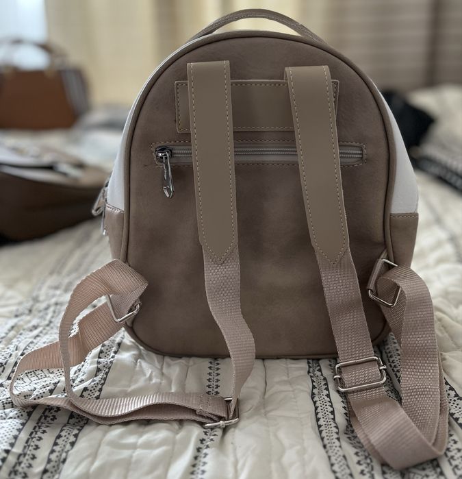 Дамска кожена раница