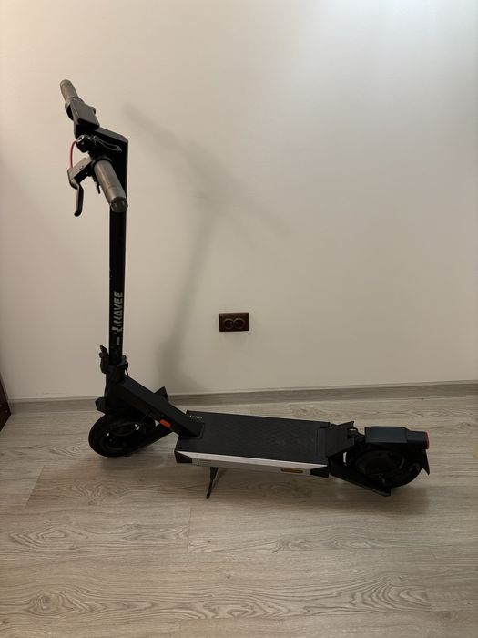 Trotineta electrică Navee S40 puțin folosită