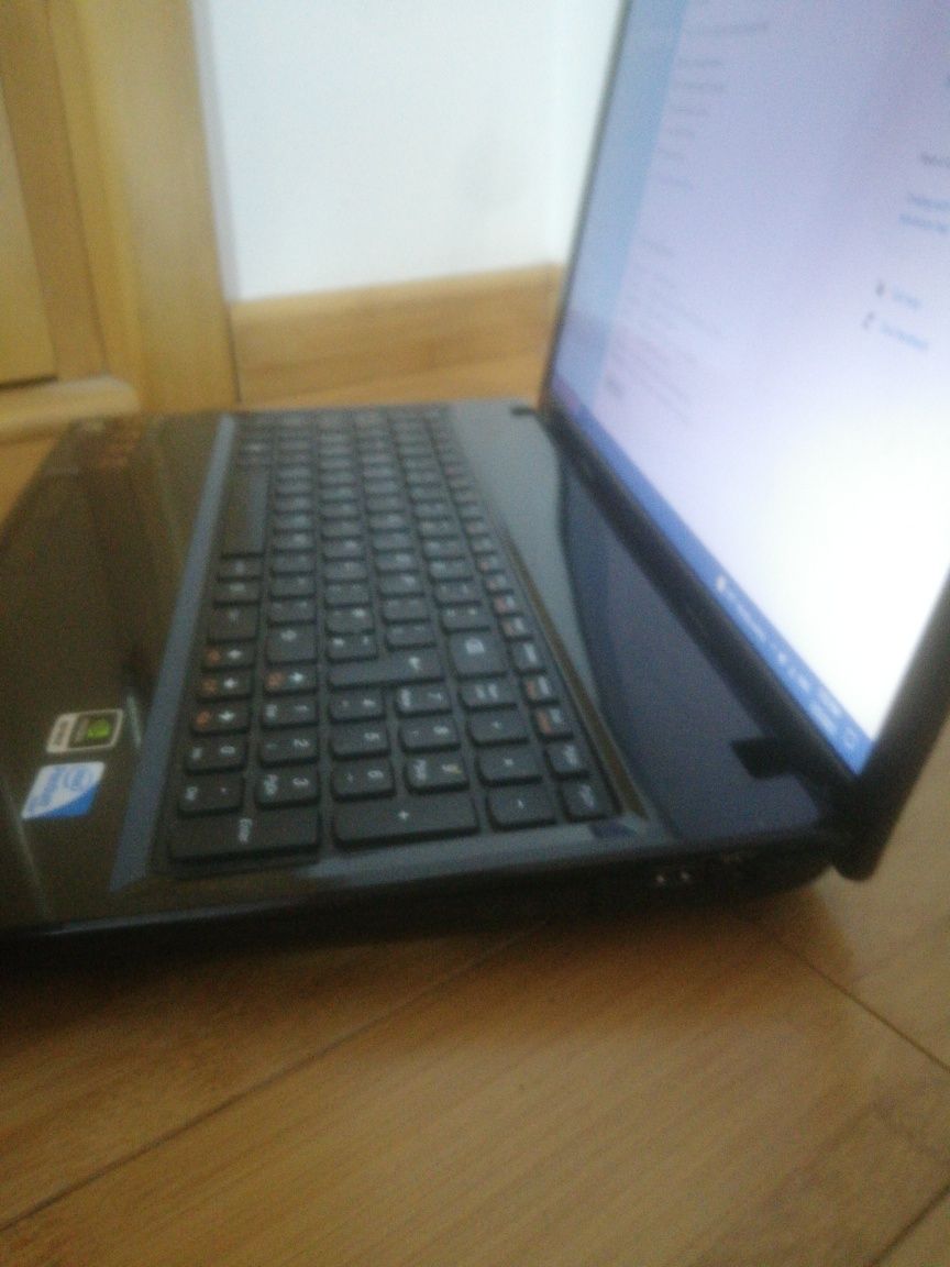 Laptop Lenovo Procesor Intel Pentium