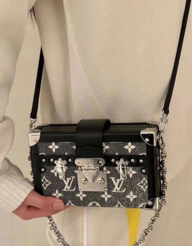 Louis Vuitton clutch LV дамски клъч чанта