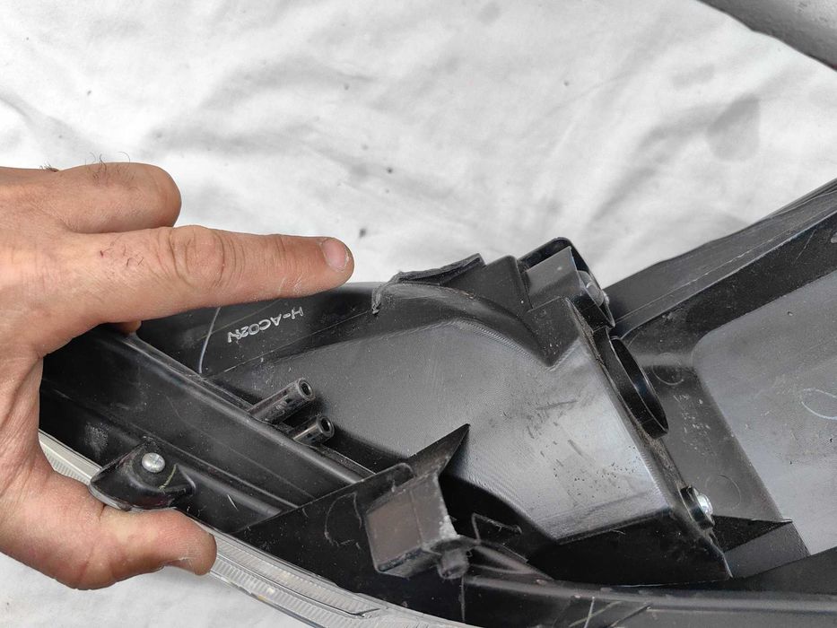 Оригинален фар Mitsubishi Space Star