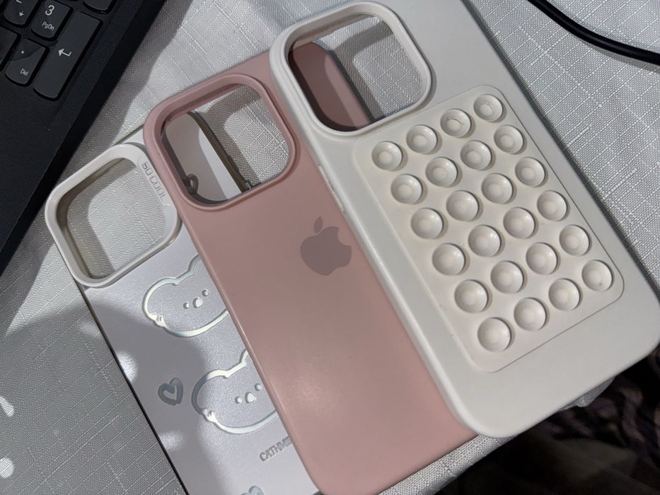 Чехол для iPhone 15 Pro — силиконовый, в хорошем состоянии