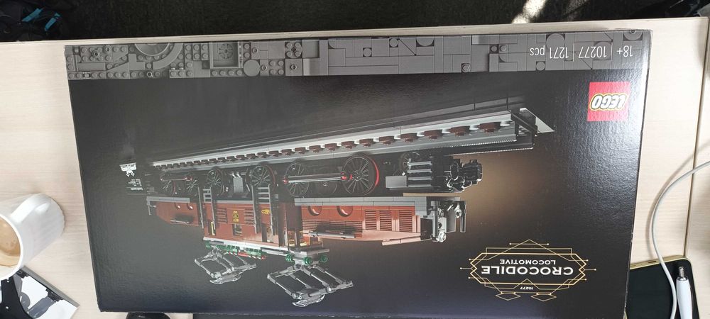 Продавам лего 10277