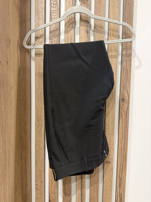 Черен класически костюм/ сет на Mohito. Размер 38