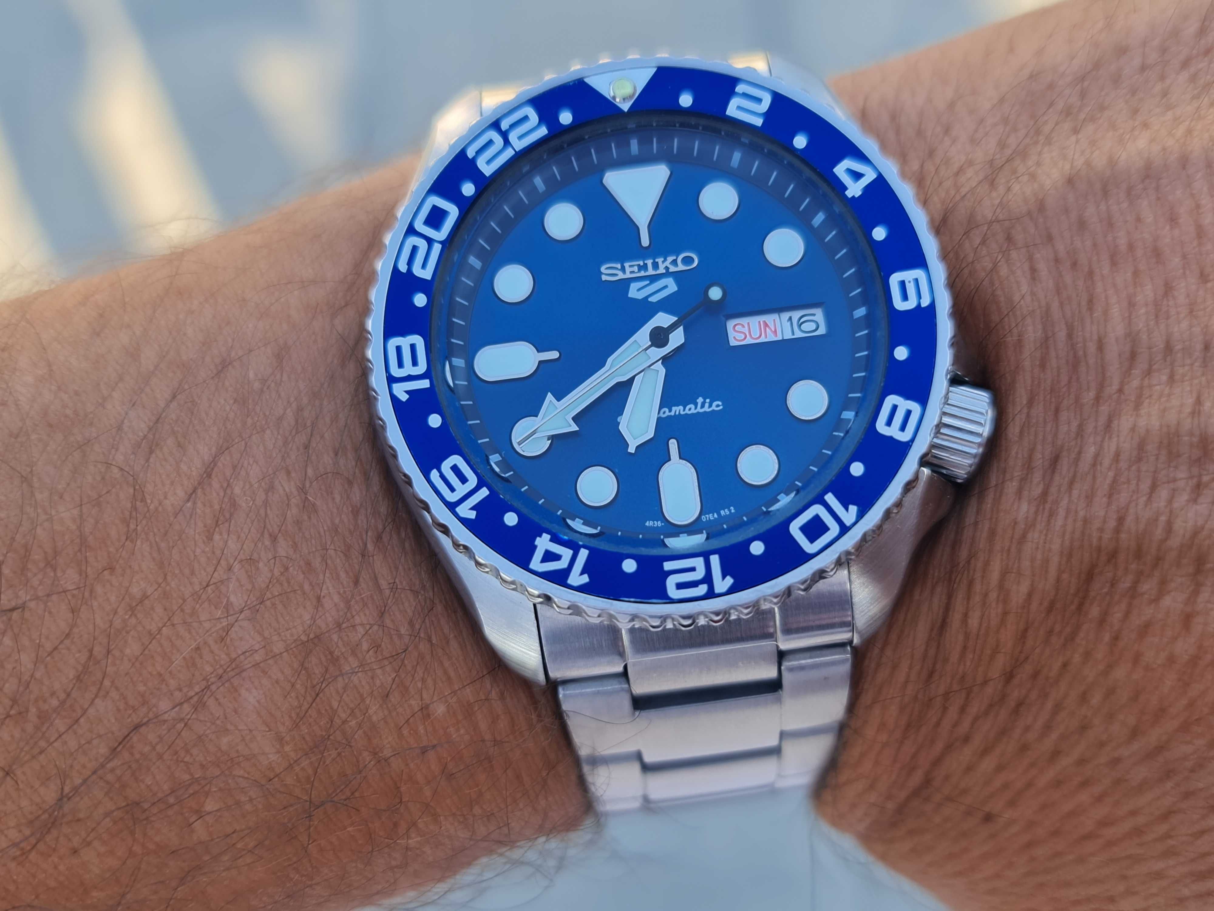 Seiko 5 SRPD53K1 GMT Bezel