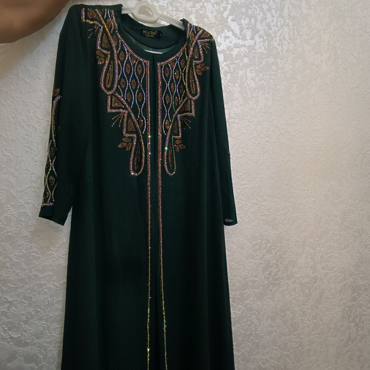 Платье женское продам срочно