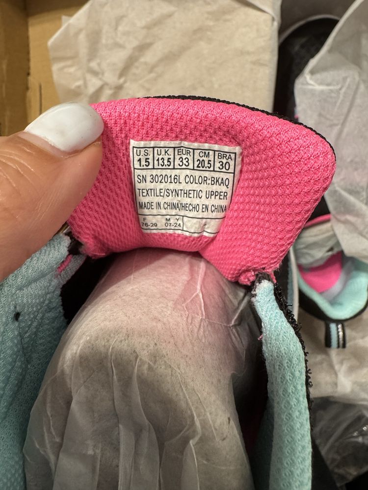 Чисто нови детски маратонки Skechers