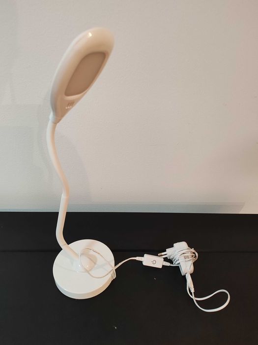 Трирежимна лампа с чувствително на допир управление