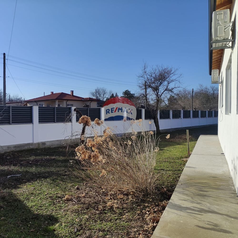 Продава се Къща в с. Гурково, Област Добрич - 160 кв.м за 1063 €/кв.м - Снимка #9