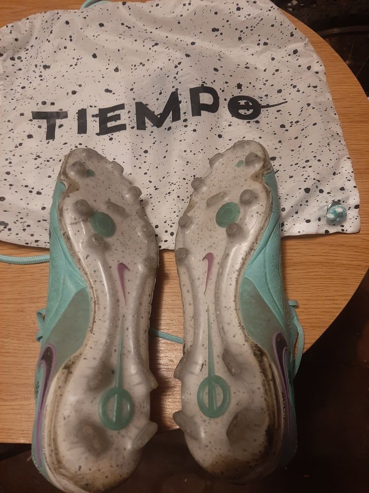 Професионални футболни обувки Nike Tiempo с мешка, номер 44