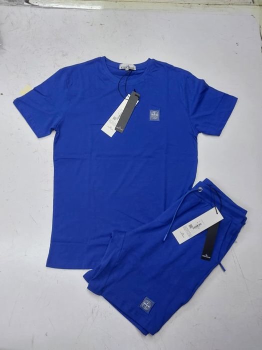 Compleu Stone Island nou, calitate premium, pantaloni scurți și tricou