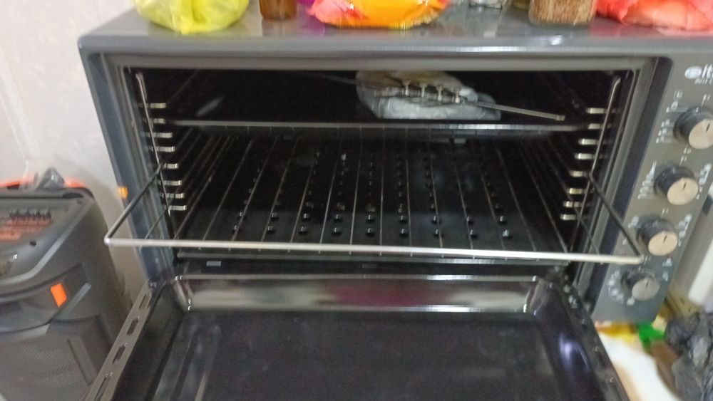 ,продаю электро печь.Ультимат.Очень хорошая печот хорошо.