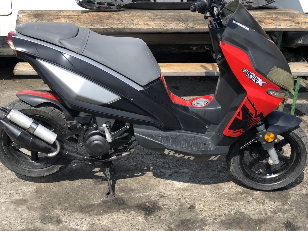 Scuter benelli 49cc