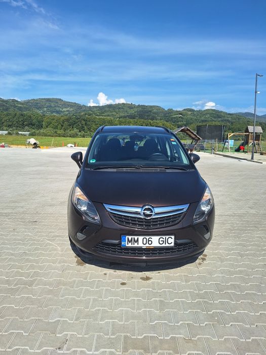 Opel zafira tourer 7 locuri schimb  cu  benzinar wolkswagen  sau audi