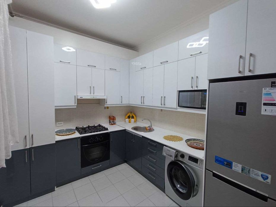 Срочно!!! Махтумкули 3/6/7 74м2 кирпич