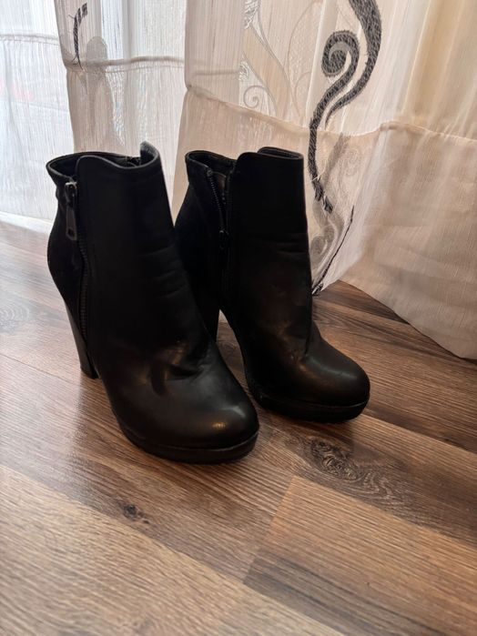 Обувки чисто нови