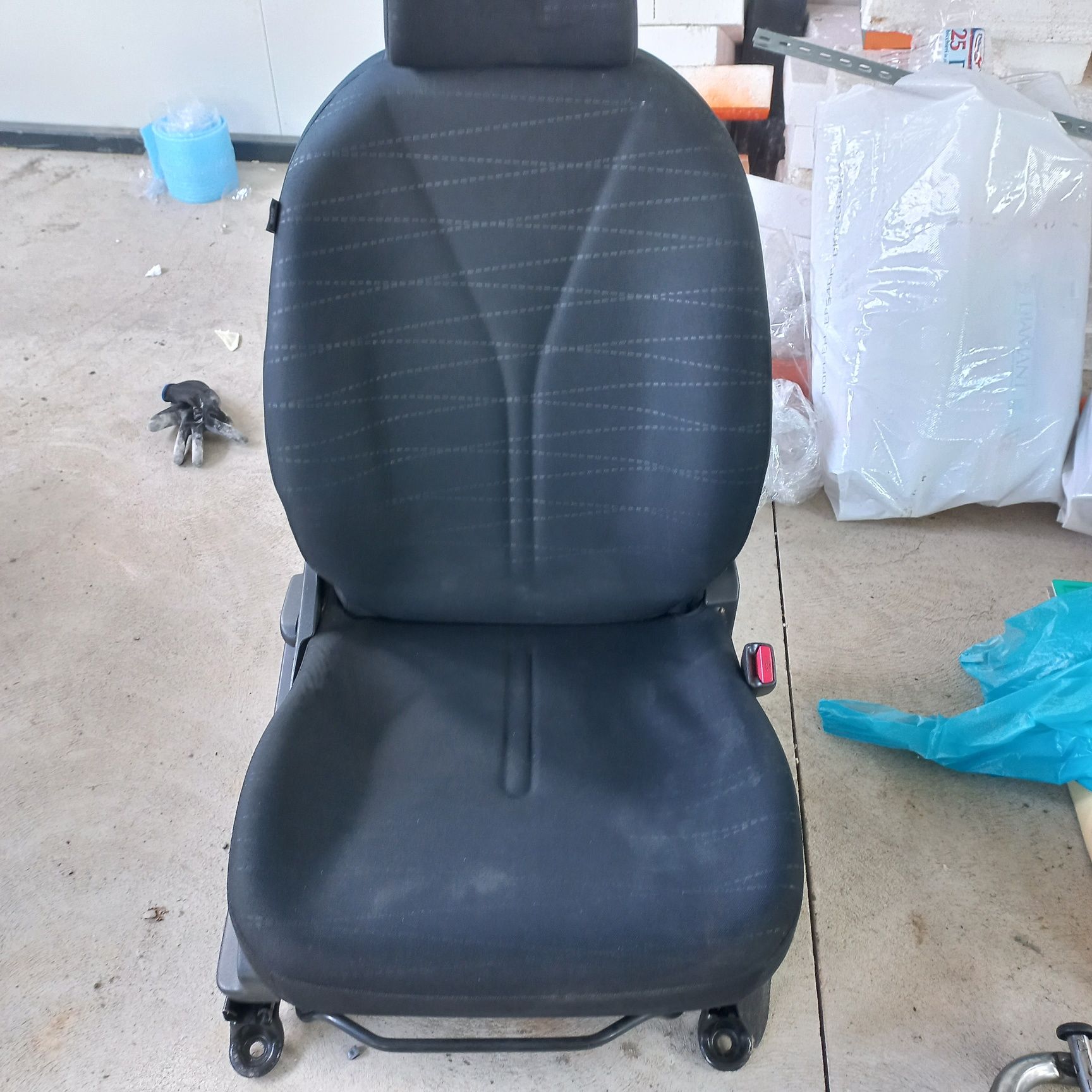 Дясна седалка за Toyota Yaris 2007 год.