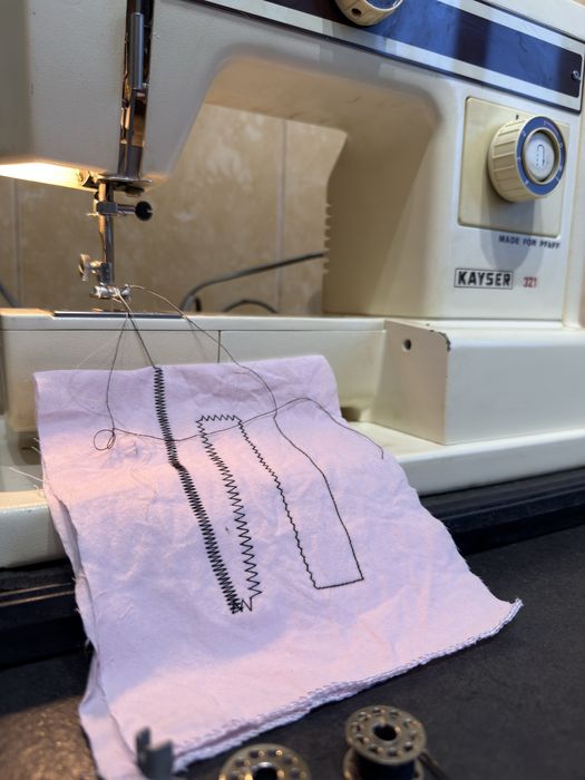 Masina de cusut si festonat PFAFF Kaiser Germania