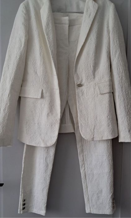 Vand costum/compleu/ set superb din brocart