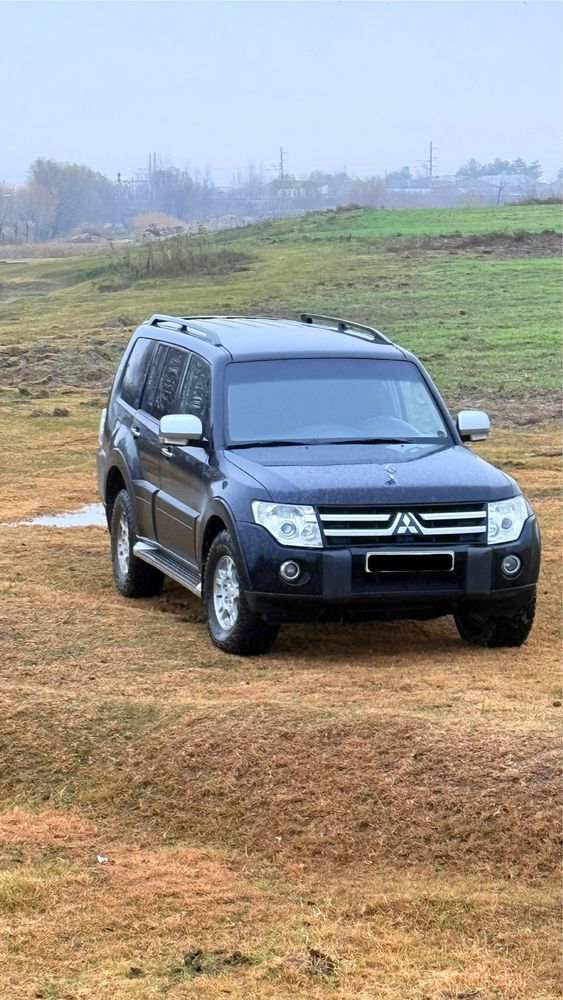 Mitsubishi Pajero 4