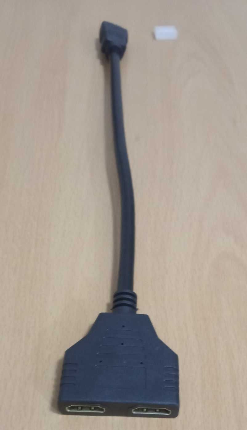 Vand Adaptor cu cablu HDMI A tata la 2 HDMI A mama