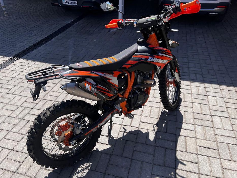 Мотоцикл ZUUMAV 250 кубиков