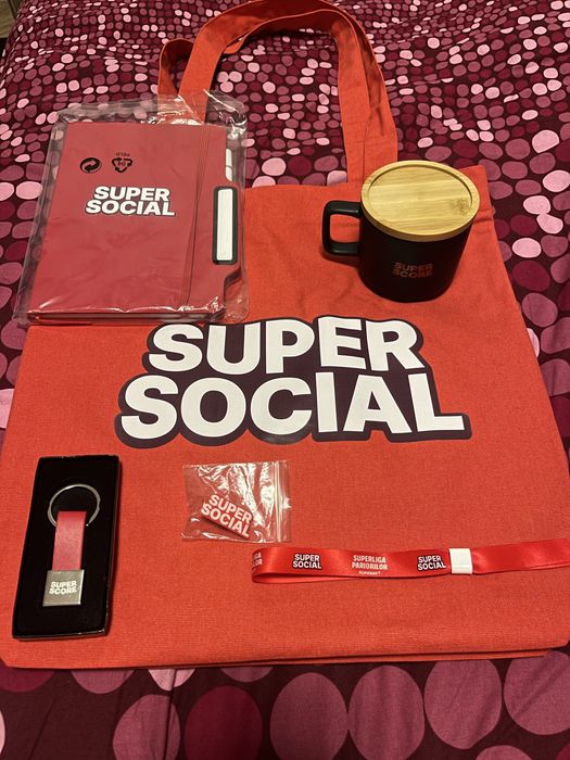 Materiale promotionale Superbet / Super Social